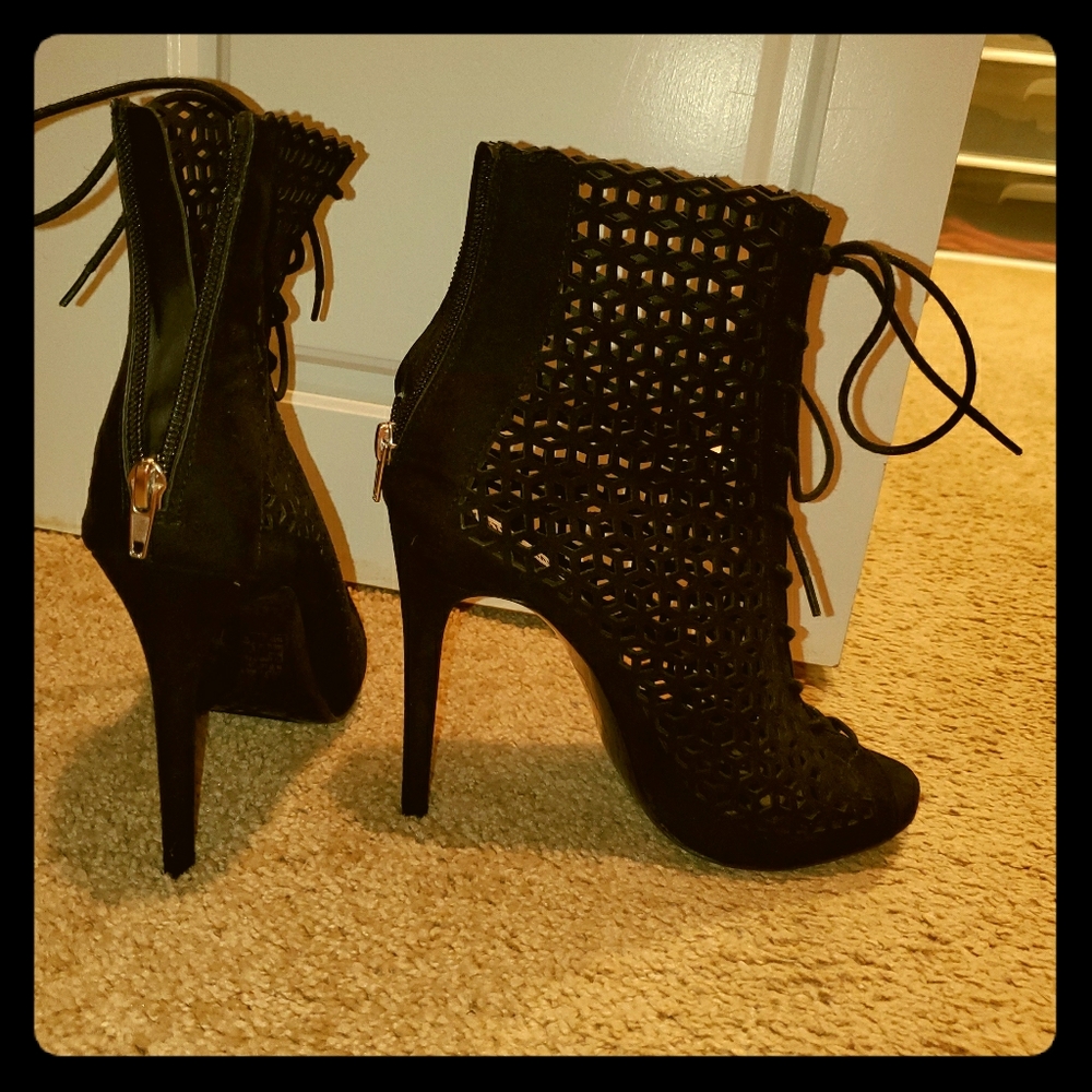 Tie up heels